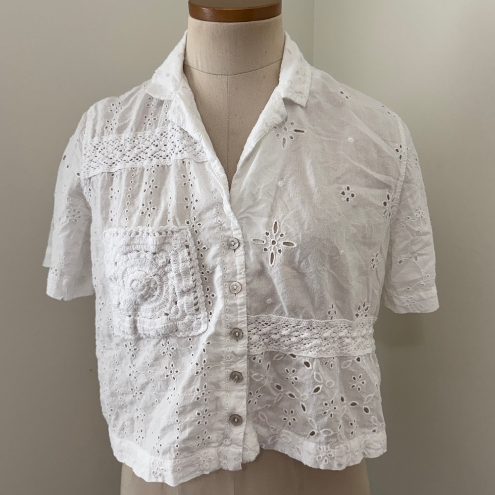American Eagle Small White Cropped Eyelet Button Front Top ~ Beach Boho Crop